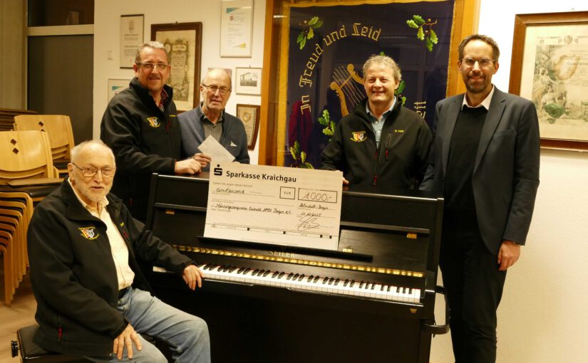 Neues Klavier zum 50-jährigen Dirigentenjubiläum